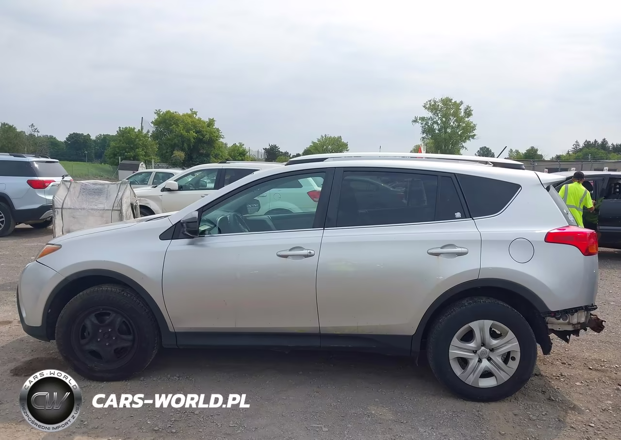 2015 Toyota Rav4 Le VIN:2T3BFREV9FW300821 - 14