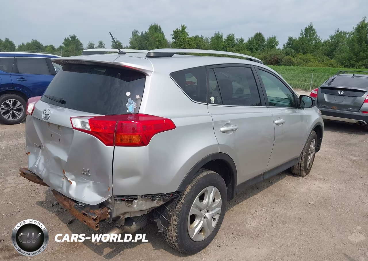 2015 Toyota Rav4 Le VIN:2T3BFREV9FW300821 - 4