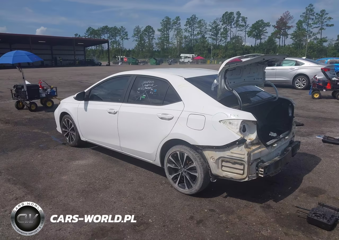 2017 Toyota Corolla Se VIN:2T1BURHE2HC826190 - 3