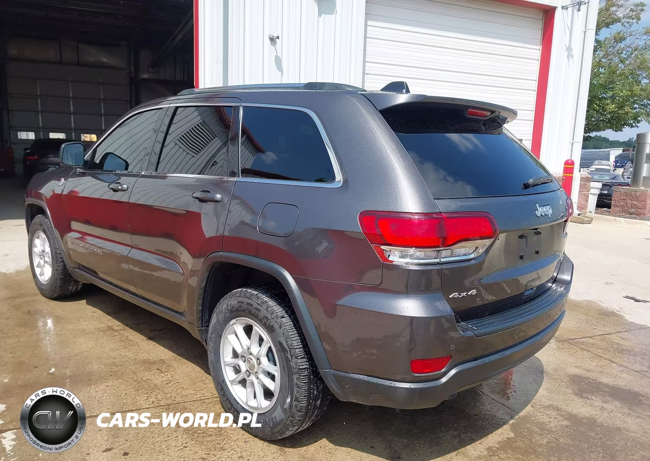 2020 Jeep Grand Cherokee Laredo E 4X4 VIN:1C4RJFAG6LC302432 - 3