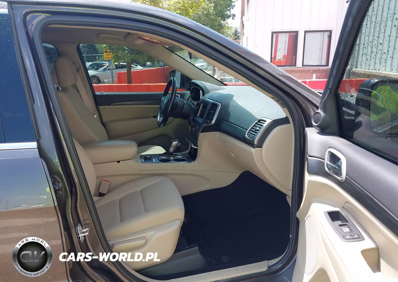 2020 Jeep Grand Cherokee Laredo E 4X4 VIN:1C4RJFAG6LC302432 - 5