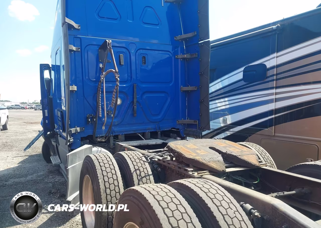 2020 Freightliner New Cascadia 126 VIN:3AKJHHDV8LSKY4995 - 3