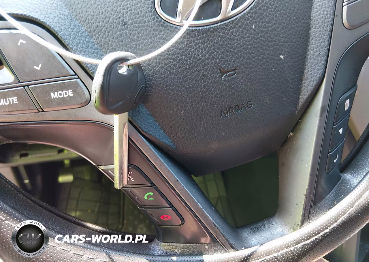 2018 Hyundai Santa Fe Se VIN:KM8SM4HF2JU293905 - 11