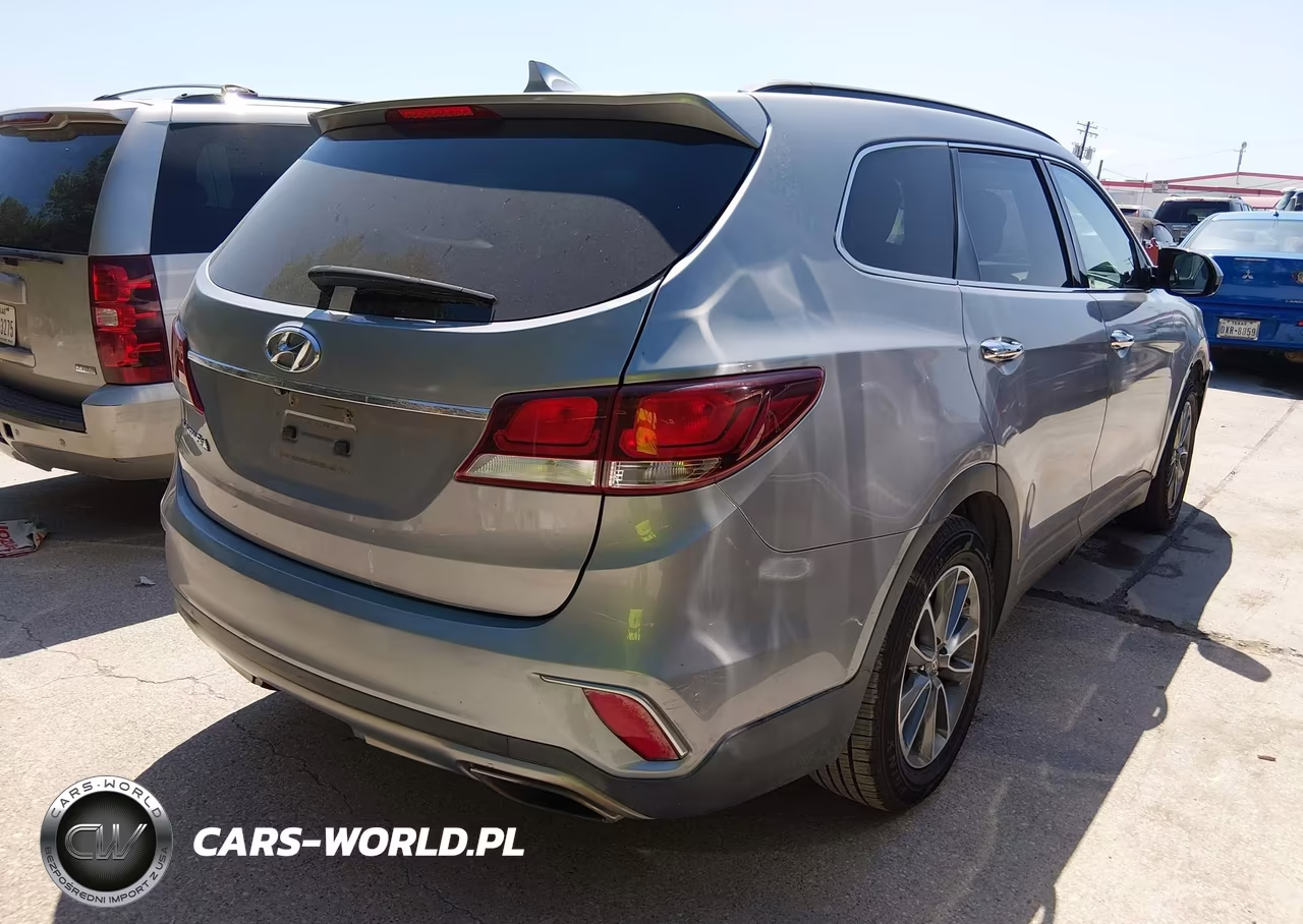2018 Hyundai Santa Fe Se VIN:KM8SM4HF2JU293905 - 4