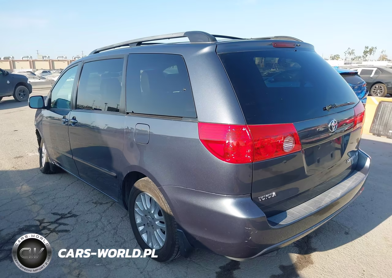 2010 Toyota Sienna Xle VIN:5TDDK4CC5AS032966 - 3
