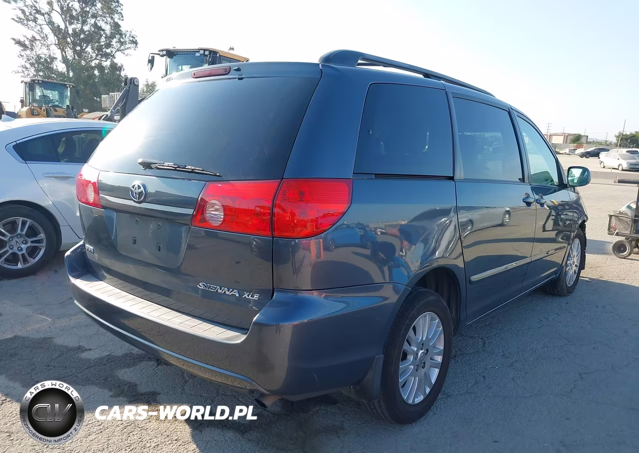 2010 Toyota Sienna Xle VIN:5TDDK4CC5AS032966 - 4