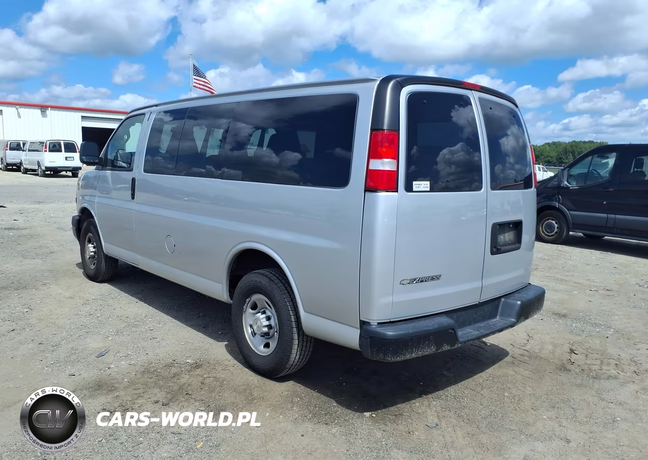 2020 Chevrolet Express Passenger Rwd 2500 Regular Wheelbase Ls VIN:1GAWGEFG4L1265552 - 3