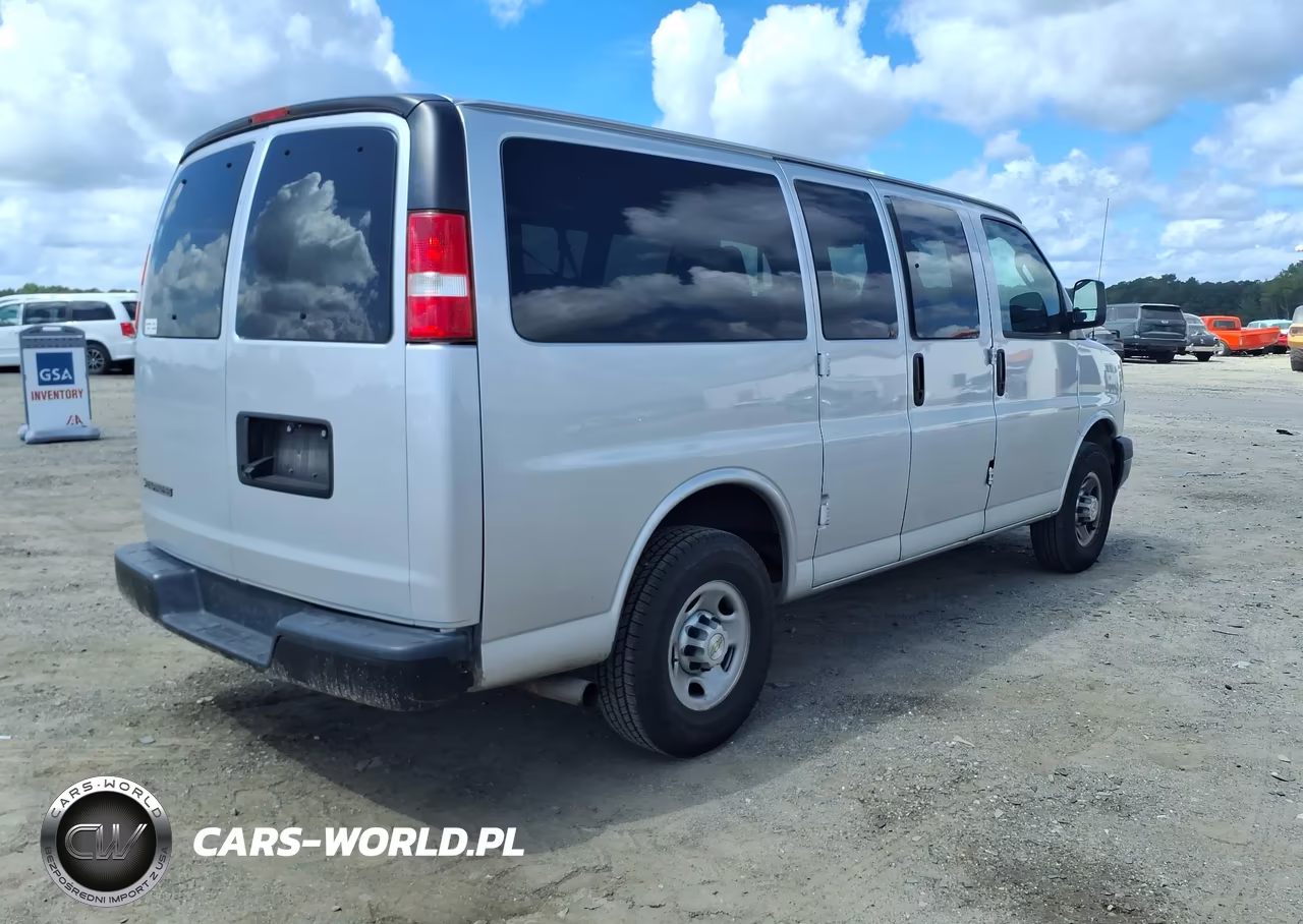 2020 Chevrolet Express Passenger Rwd 2500 Regular Wheelbase Ls VIN:1GAWGEFG4L1265552 - 4