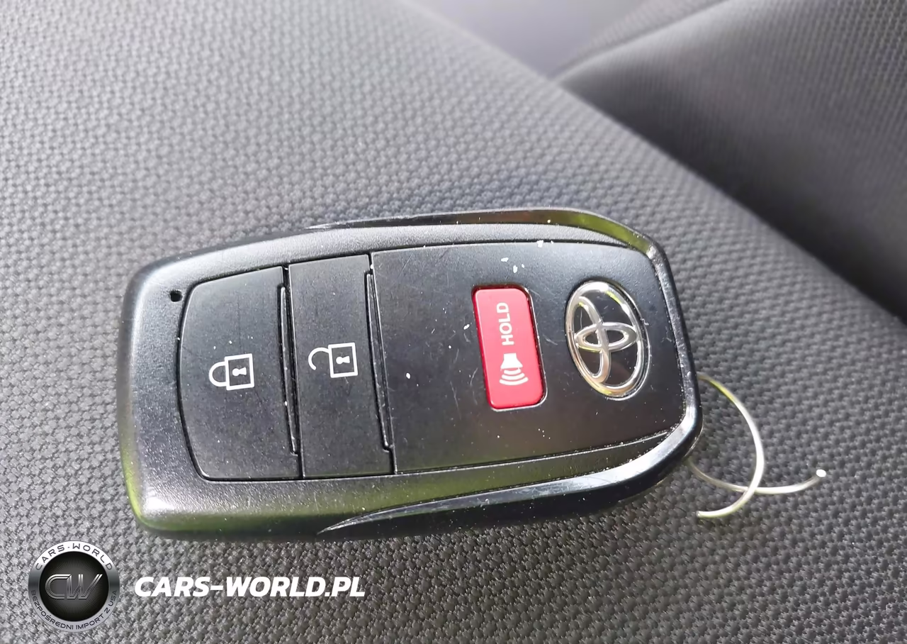 2024 Toyota Corolla Cross Le VIN:7MUCAABG8RV108005 - 11