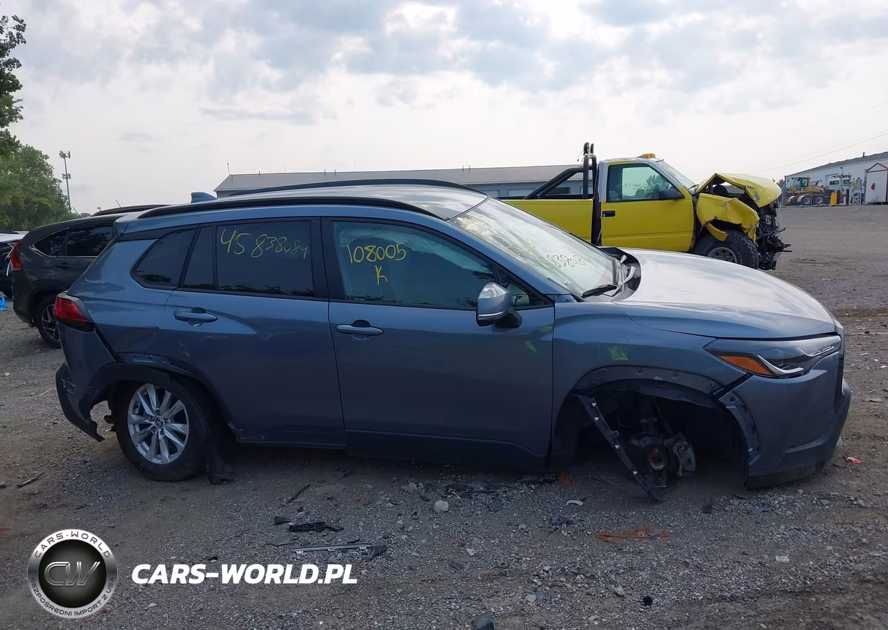 2024 Toyota Corolla Cross Le VIN:7MUCAABG8RV108005 - 13