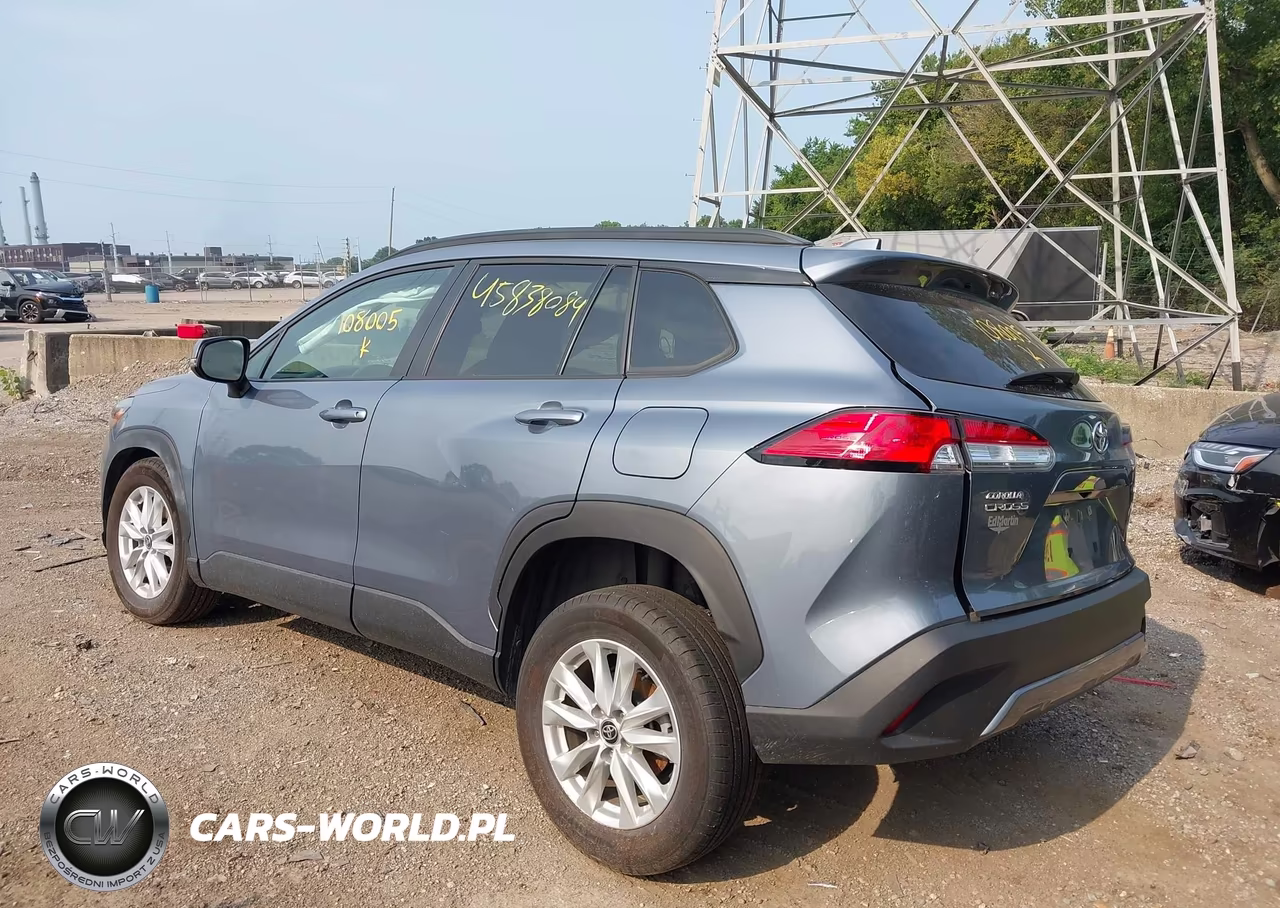 2024 Toyota Corolla Cross Le VIN:7MUCAABG8RV108005 - 3