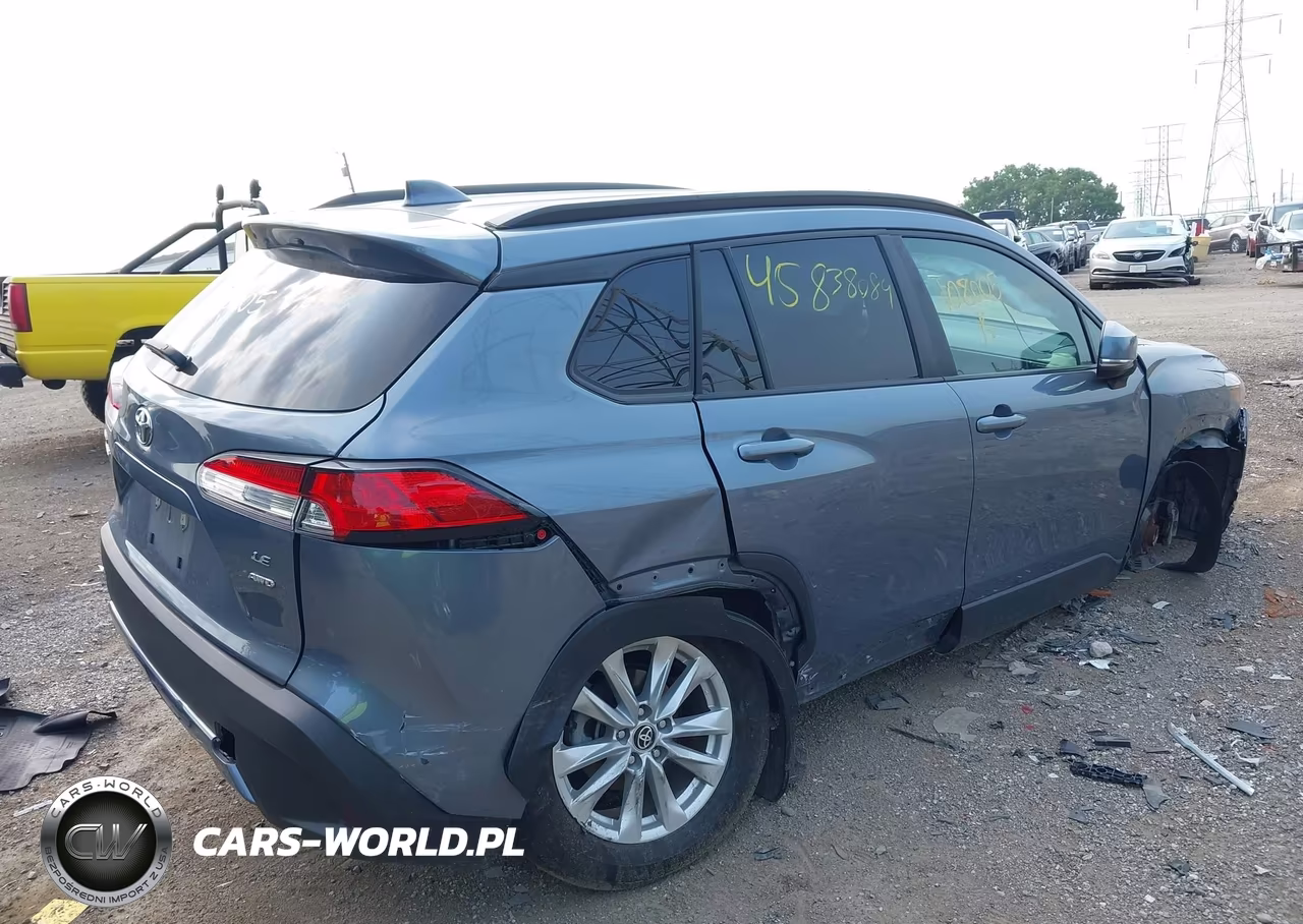 2024 Toyota Corolla Cross Le VIN:7MUCAABG8RV108005 - 4