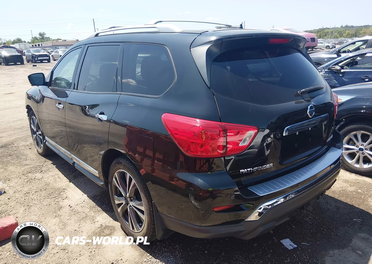 2017 Nissan Pathfinder Platinum VIN:5N1DR2MN1HC615932 - 3