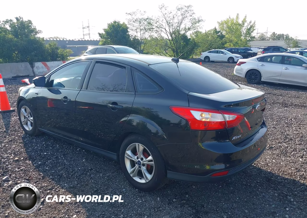 2014 Ford Focus Se VIN:1FADP3F22EL153997 - 3