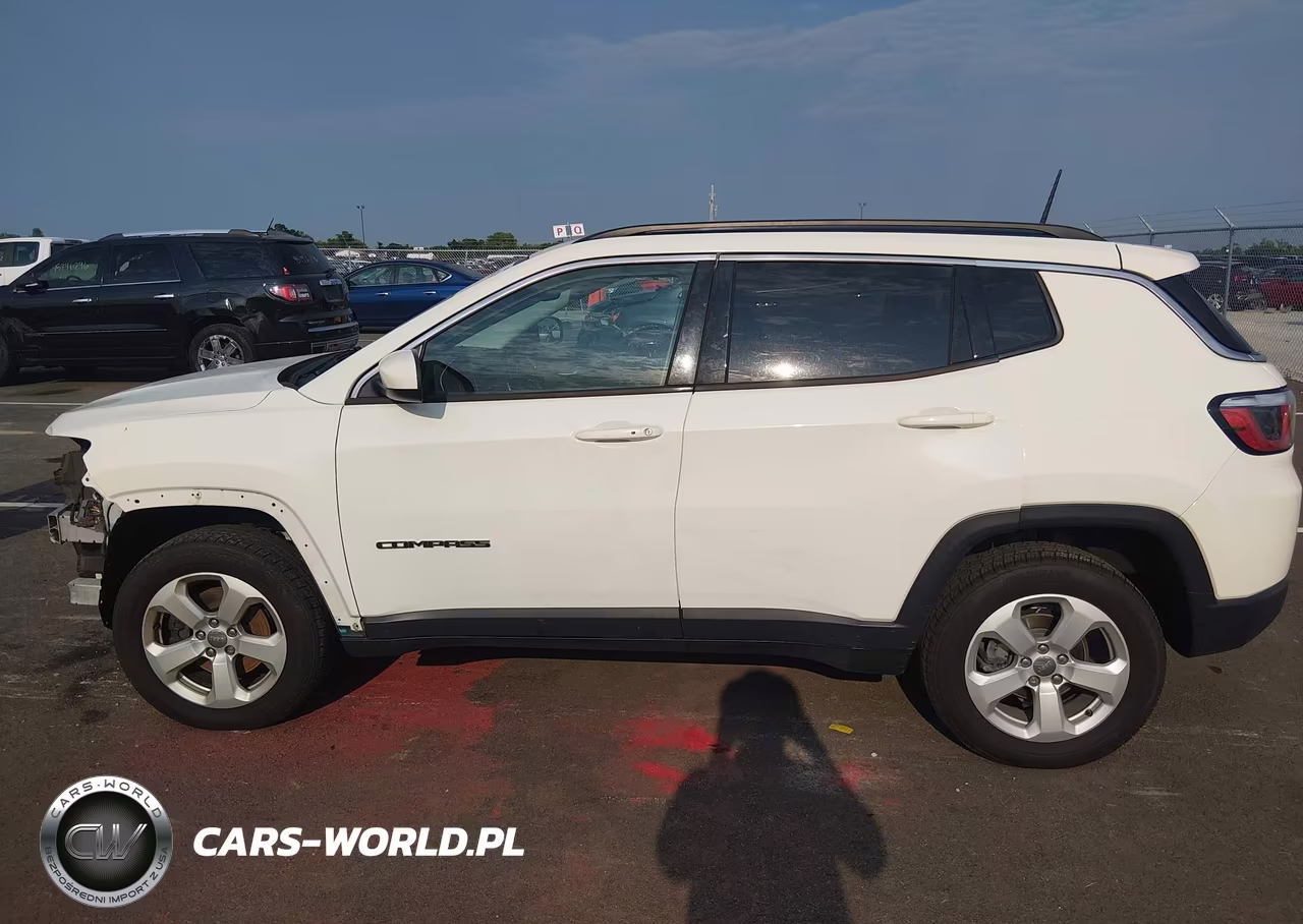 2018 Jeep Compass Latitude 4X4 VIN:3C4NJDBB3JT435009 - 14