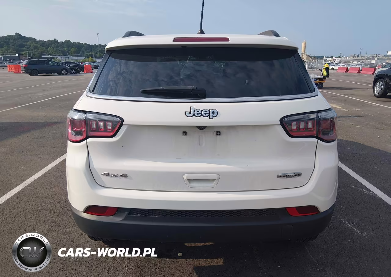 2018 Jeep Compass Latitude 4X4 VIN:3C4NJDBB3JT435009 - 16