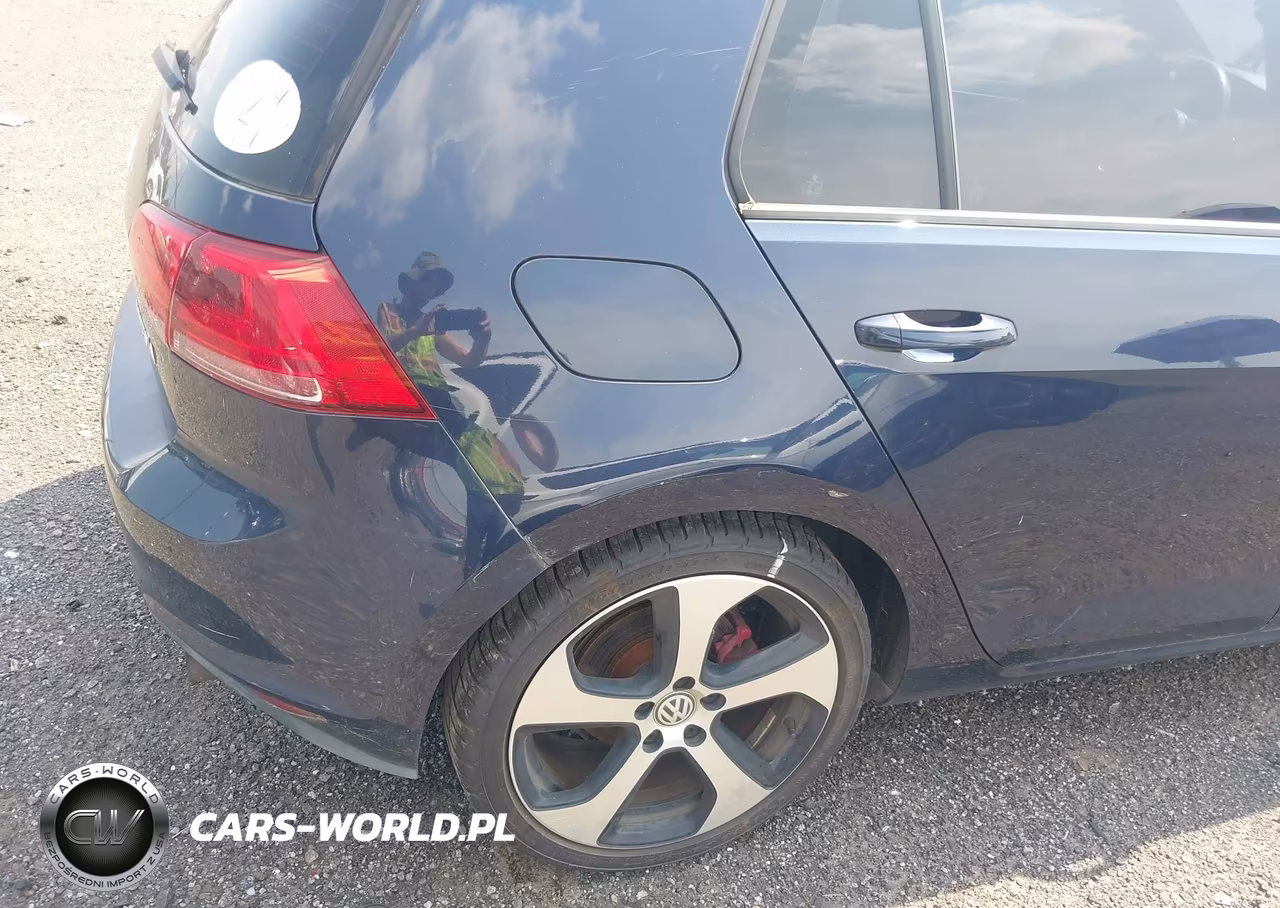 2015 Volkswagen Golf Gti 2.0T Se 4-Door VIN:3VW4T7AU7FM037908 - 18