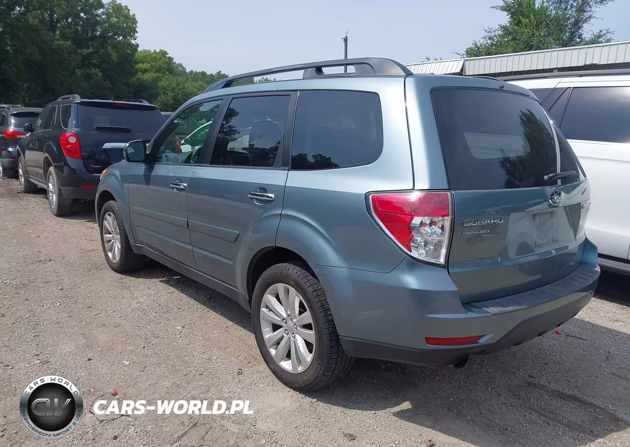 2013 Subaru Forester 2.5X Premium VIN:JF2SHADC9DH430694 - 3