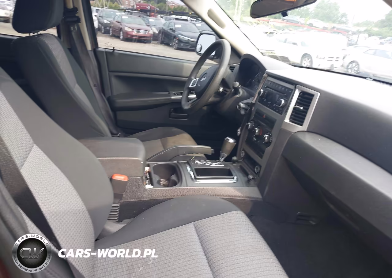 2008 Jeep Grand Cherokee Laredo VIN:1J8GR48K18C179833 - 5