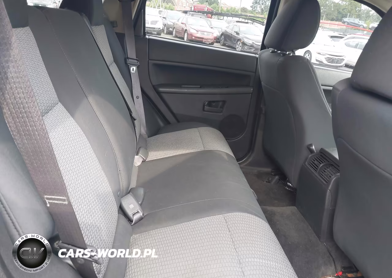 2008 Jeep Grand Cherokee Laredo VIN:1J8GR48K18C179833 - 8
