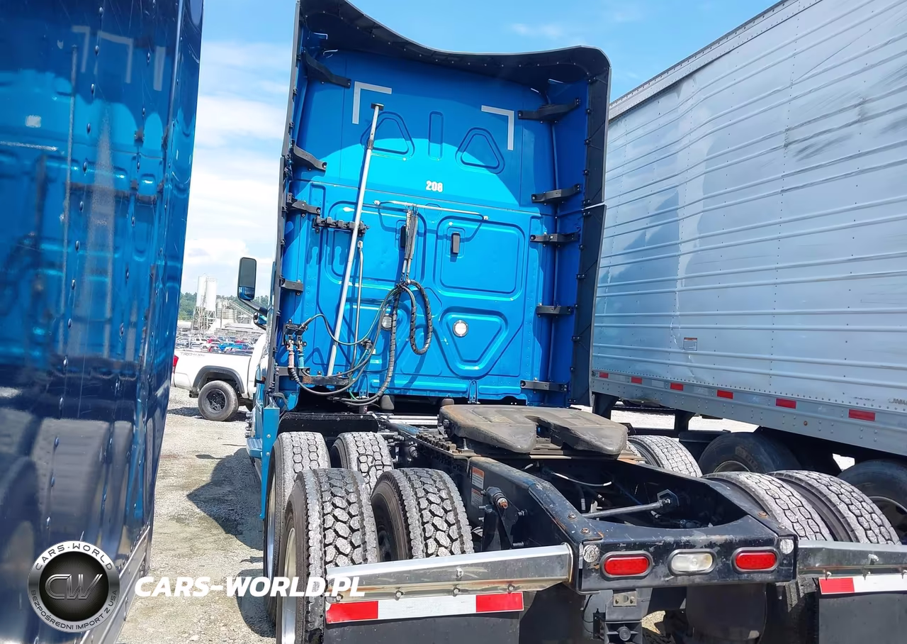 2023 Freightliner New Cascadia 126 VIN:3AKJHHDR8PSUL8324 - 3
