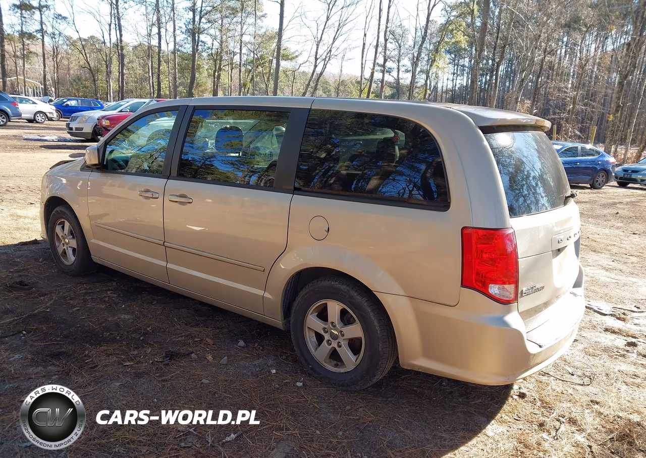2013 Dodge Grand Caravan Sxt VIN:2C4RDGCG6DR527677 - 3