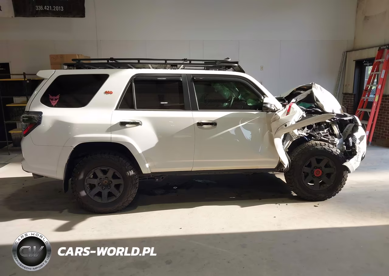 2018 Toyota 4Runner Trd Off Road Premium VIN:JTEBU5JR4J5593191 - 13