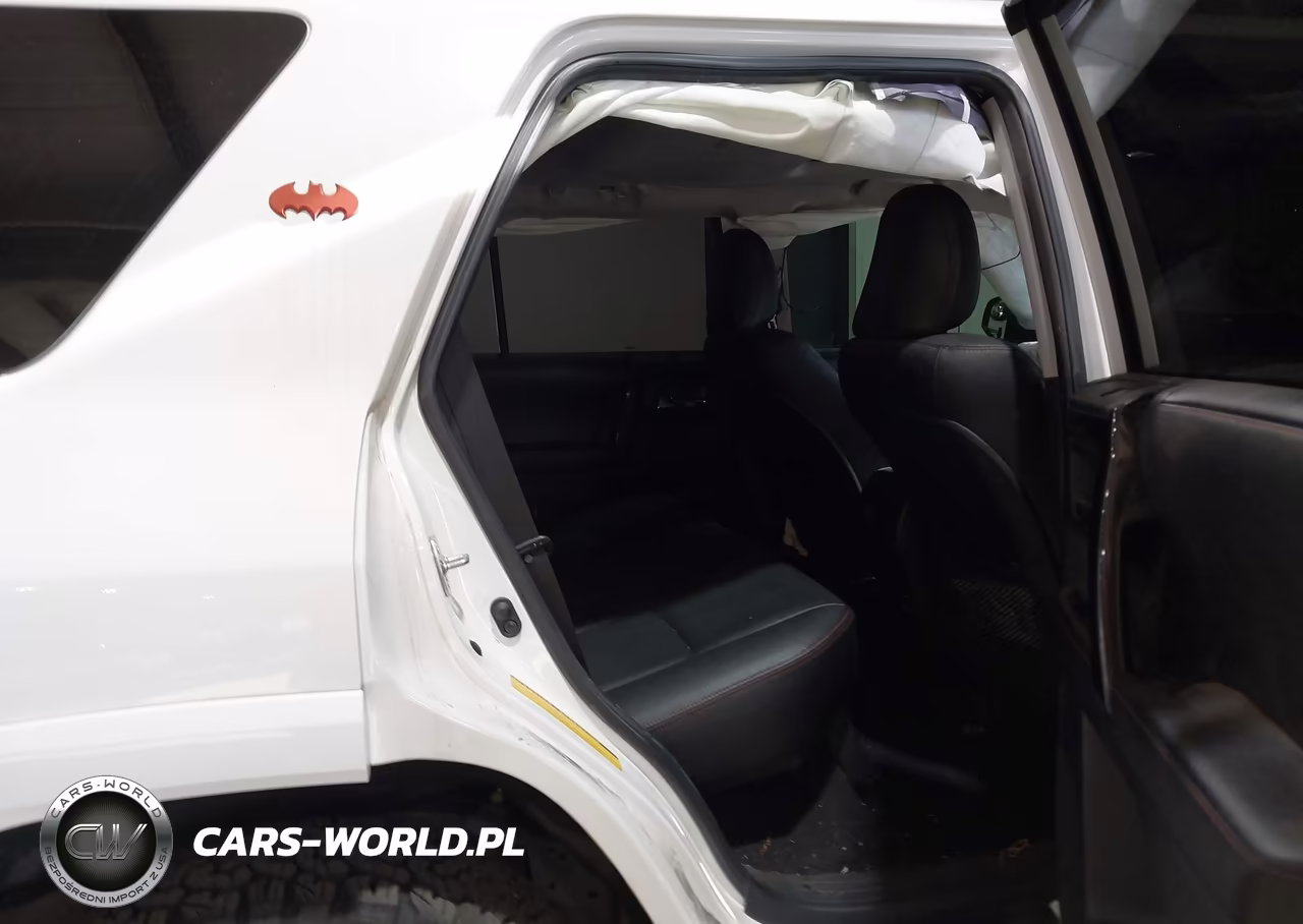 2018 Toyota 4Runner Trd Off Road Premium VIN:JTEBU5JR4J5593191 - 8