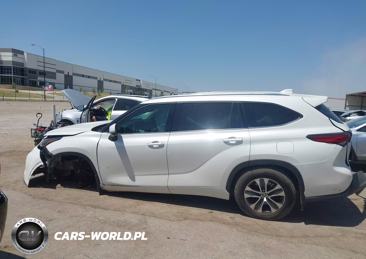 2021 Toyota Highlander Xle VIN:5TDGZRAH9MS533979 - 14
