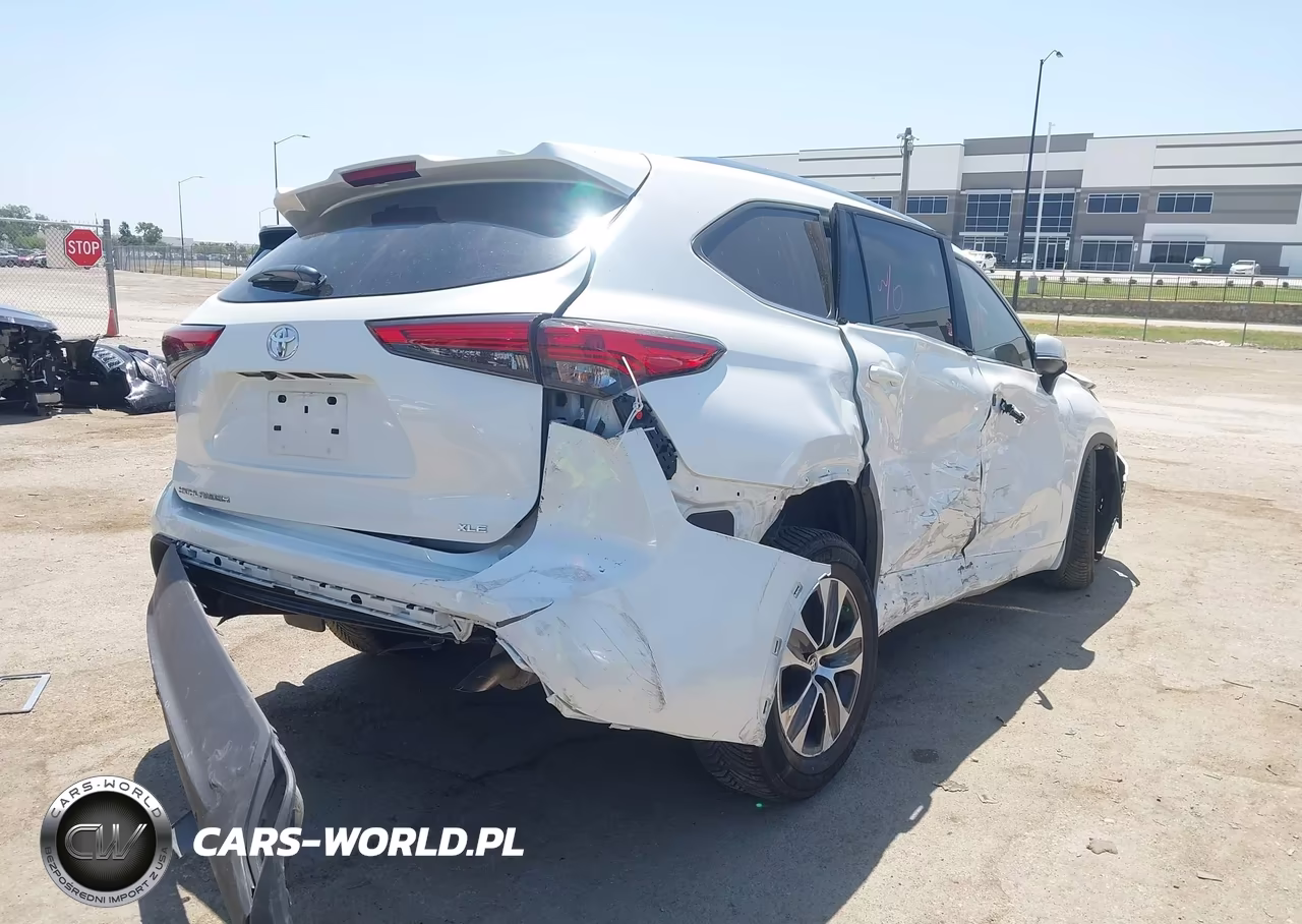 2021 Toyota Highlander Xle VIN:5TDGZRAH9MS533979 - 4