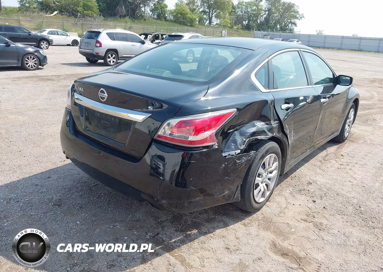 2015 Nissan Altima 2.5 S VIN:1N4AL3AP4FC103895 - 4