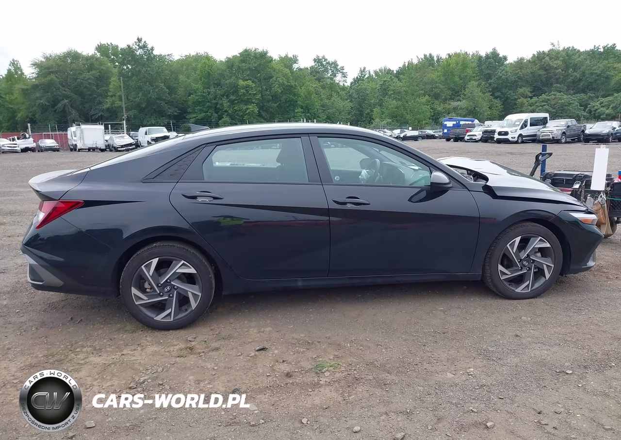 2025 Hyundai Elantra Sel Sport VIN:KMHLM4DGXSU044210 - 13