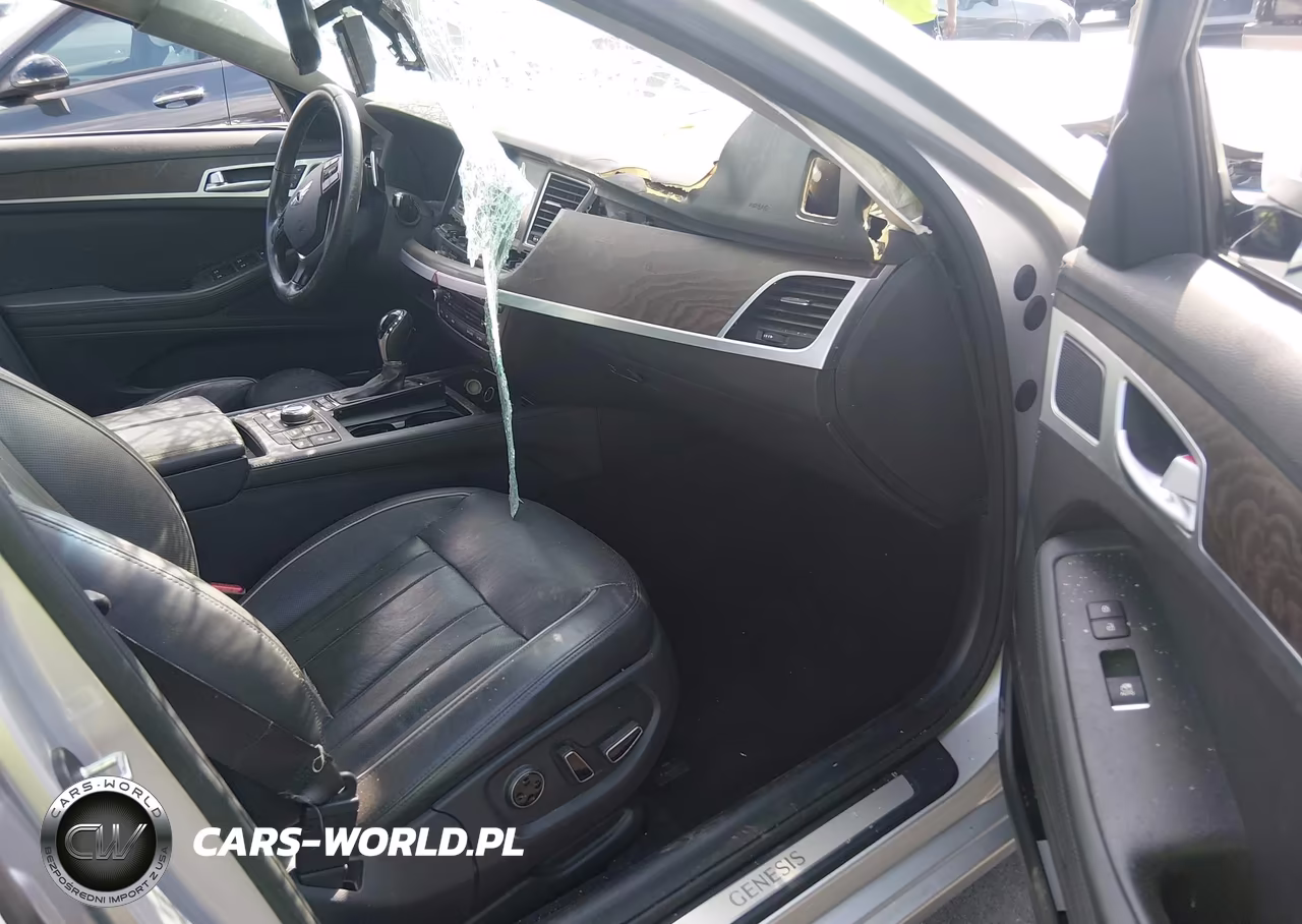 2015 Hyundai Genesis 3.8 VIN:KMHGN4JE4FU050768 - 5