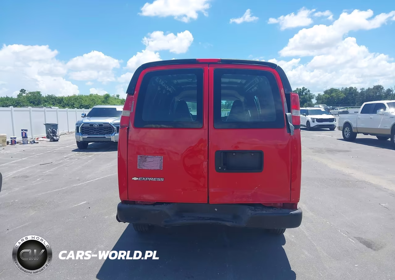 2018 Chevrolet Express 2500 Work Van VIN:1GCWGAFP9J1246007 - 16
