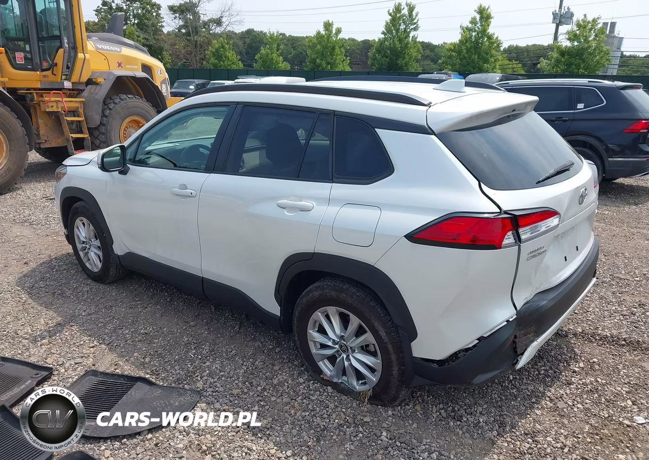 2023 Toyota Corolla Cross Le VIN:7MUBAABG4PV052590 - 3