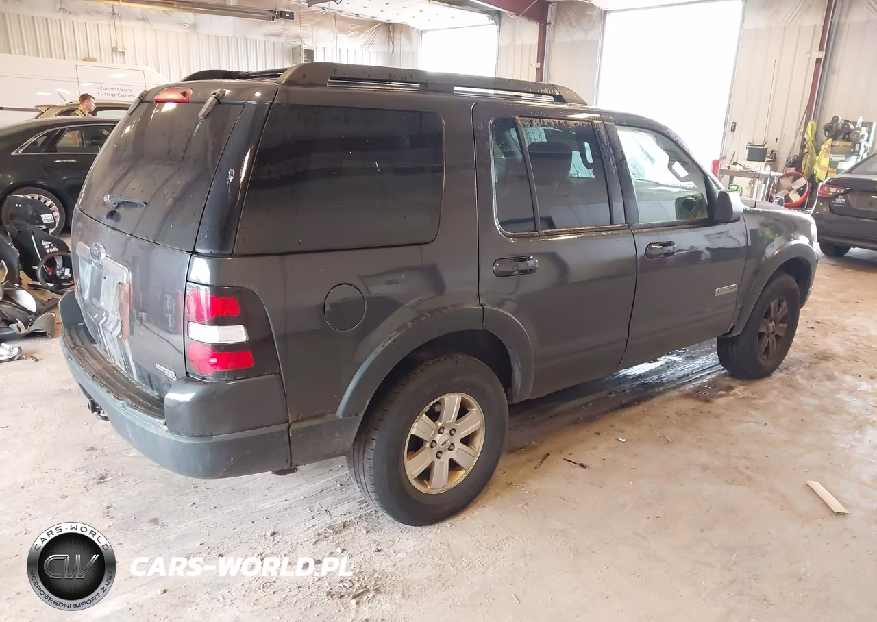 2007 Ford Explorer Xlt VIN:1FMEU73E87UB16409 - 4