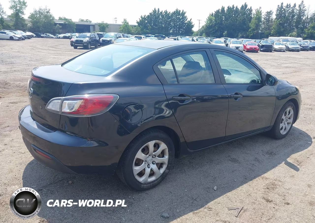 2011 Mazda Mazda3 I Sport VIN:JM1BL1UG0B1438141 - 4