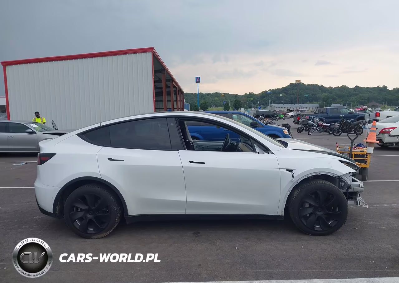 2022 Tesla Model Y Long Range Dual Motor All-Wheel Drive VIN:7SAYGDEE7NA012472 - 14