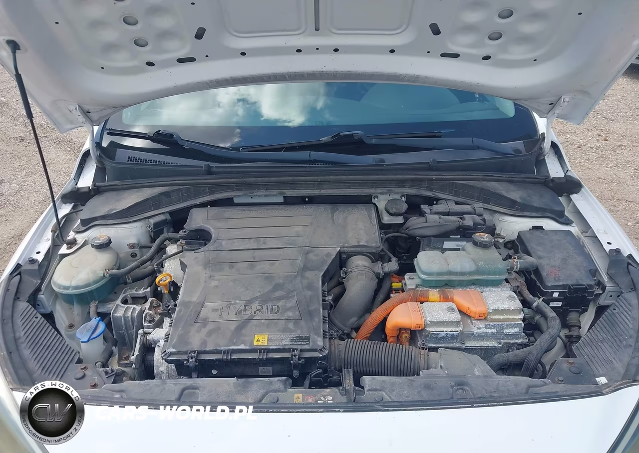 2018 Hyundai Ioniq Hybrid Blue VIN:KMHC65LC0JU075589 - 10