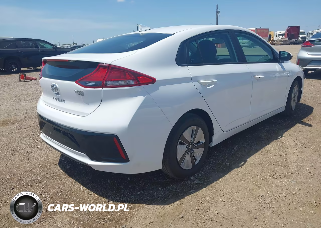 2018 Hyundai Ioniq Hybrid Blue VIN:KMHC65LC0JU075589 - 4
