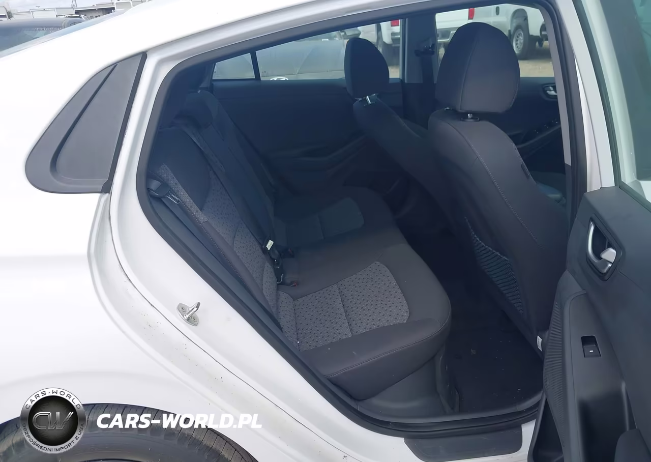 2018 Hyundai Ioniq Hybrid Blue VIN:KMHC65LC0JU075589 - 8