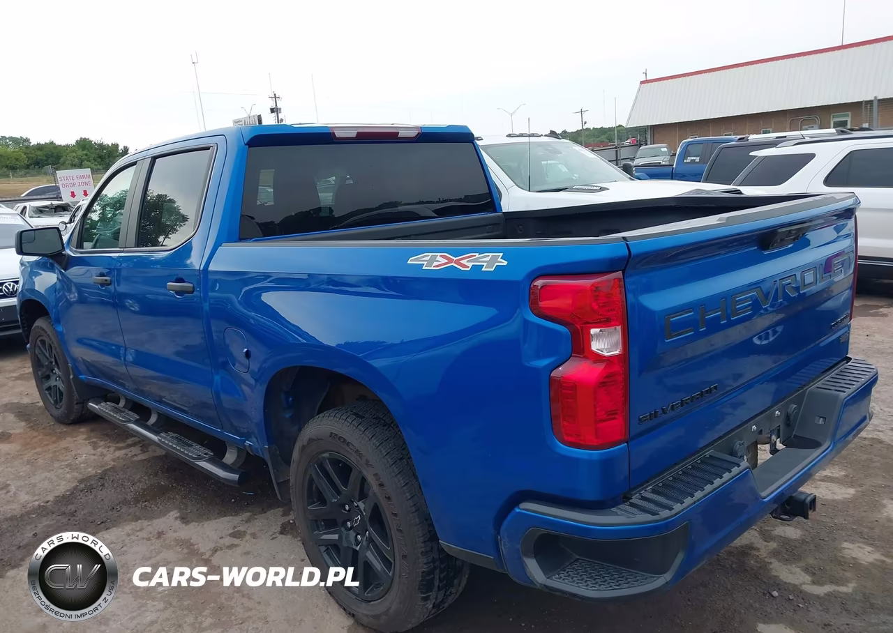 2023 Chevrolet Silverado 1500 4Wd Short Bed Custom VIN:3GCPDBEK3PG214124 - 3