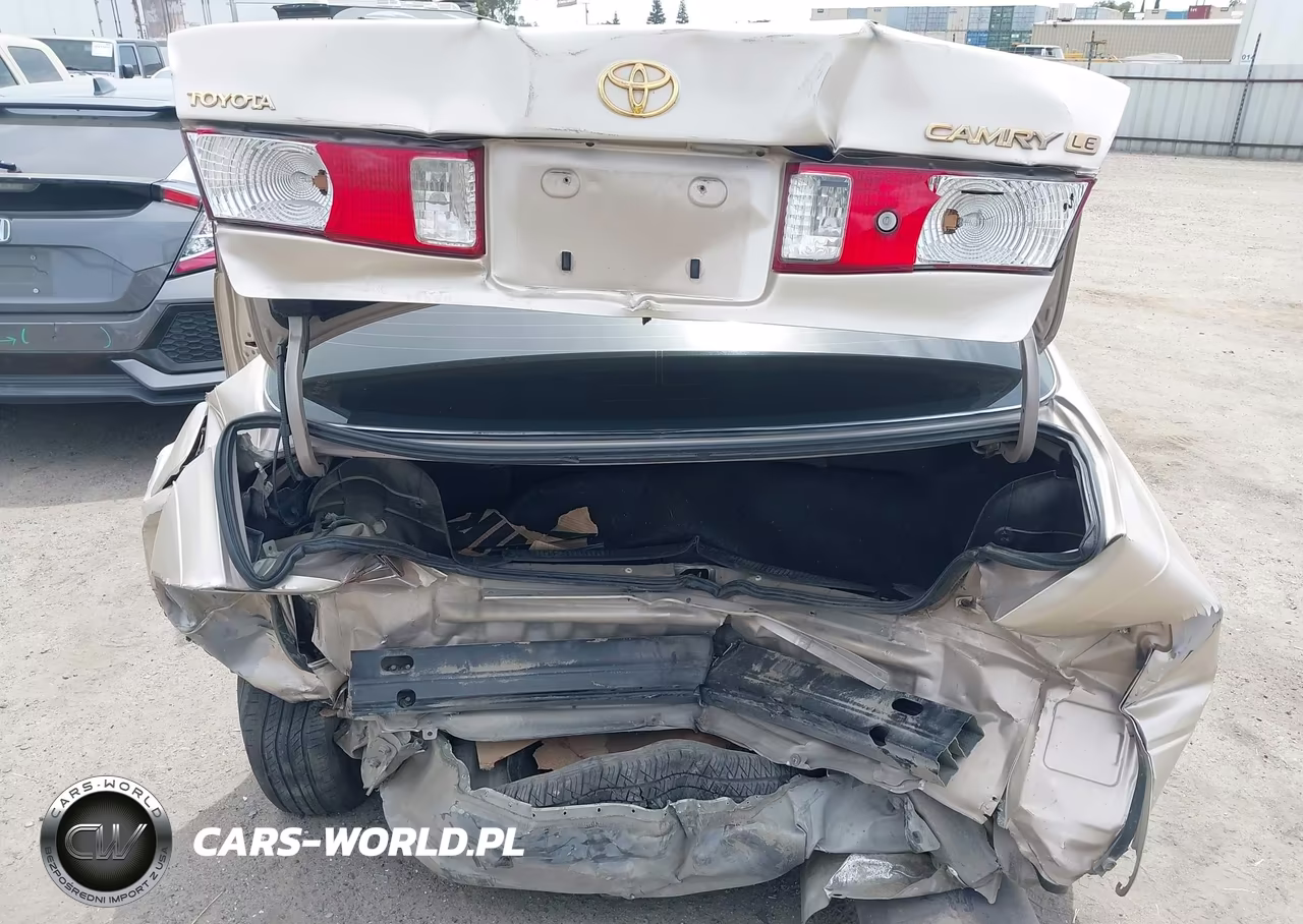 2000 Toyota Camry Le VIN:JT2BG22K5Y0528023 - 6