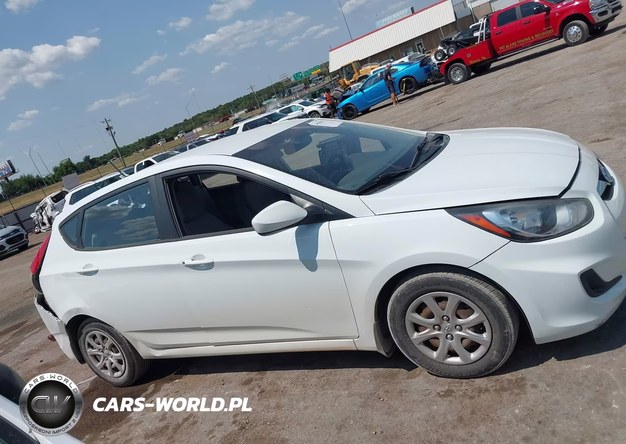 2013 Hyundai Accent Gs VIN:KMHCT5AE5DU087996 - 13
