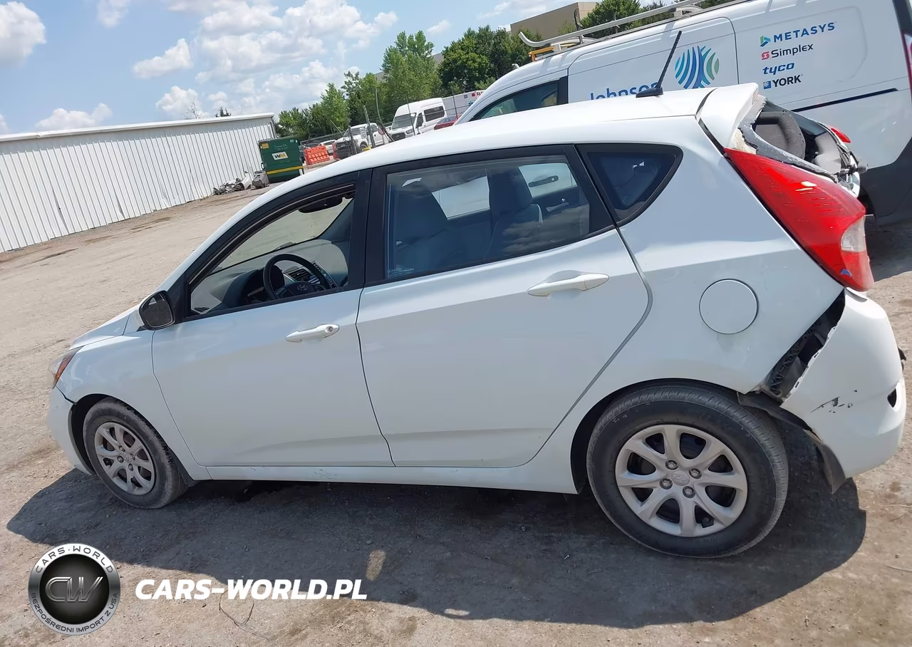 2013 Hyundai Accent Gs VIN:KMHCT5AE5DU087996 - 14