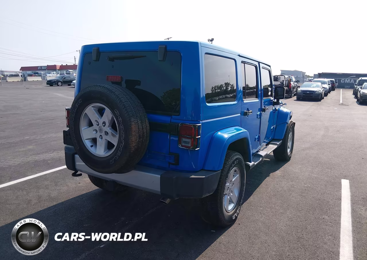2012 Jeep Wrangler Unlimited Sahara VIN:1C4BJWEG8CL131503 - 4