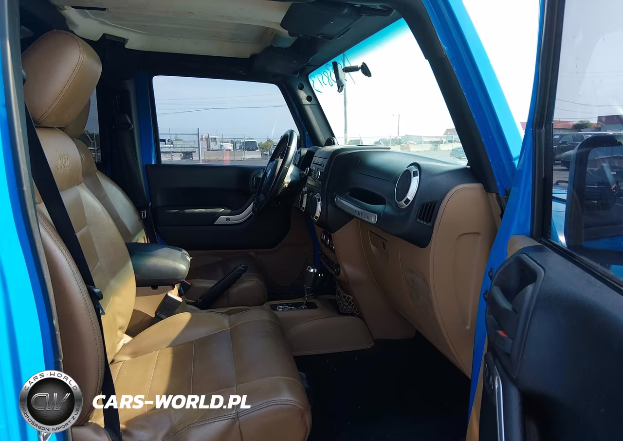 2012 Jeep Wrangler Unlimited Sahara VIN:1C4BJWEG8CL131503 - 5