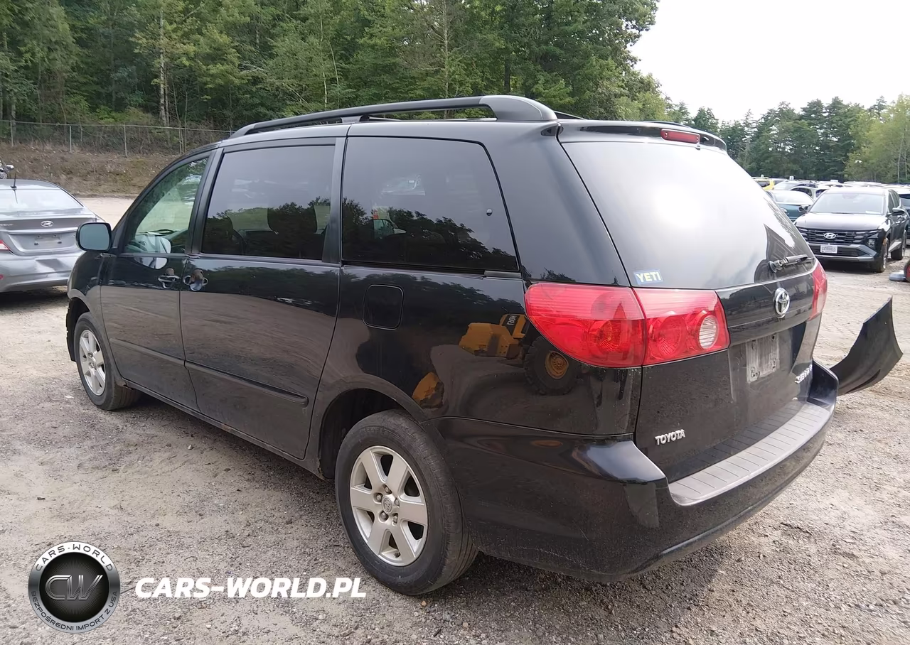 2010 Toyota Sienna Le VIN:5TDKK4CC0AS295583 - 3