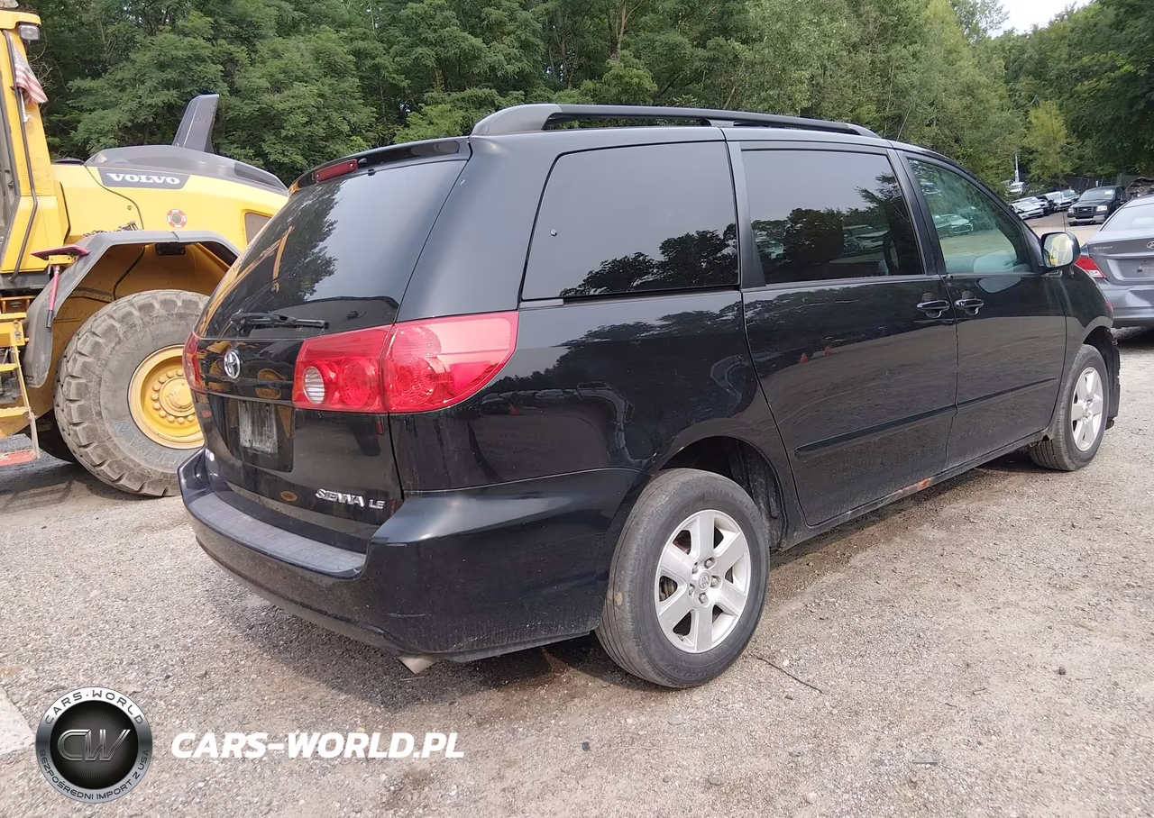 2010 Toyota Sienna Le VIN:5TDKK4CC0AS295583 - 4