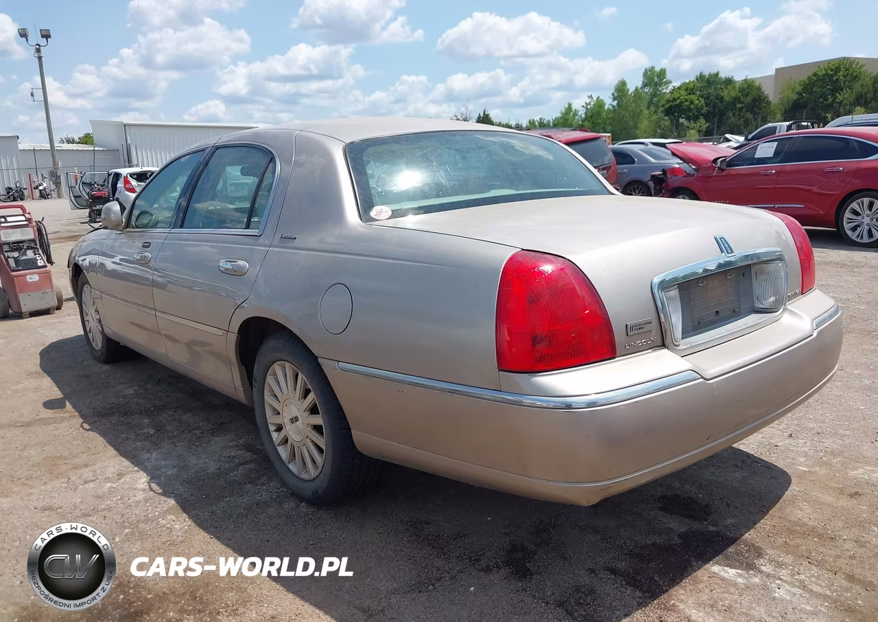 2003 Lincoln Town Car Executive VIN:1LNHM81W93Y612711 - 3
